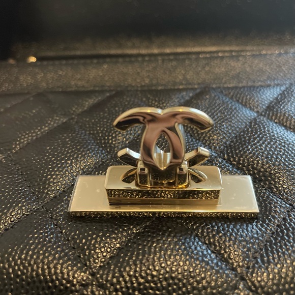 CHANEL
Caviar Quilted Golden Class Wallet On Chain WOC Black - Picture 9 of 16